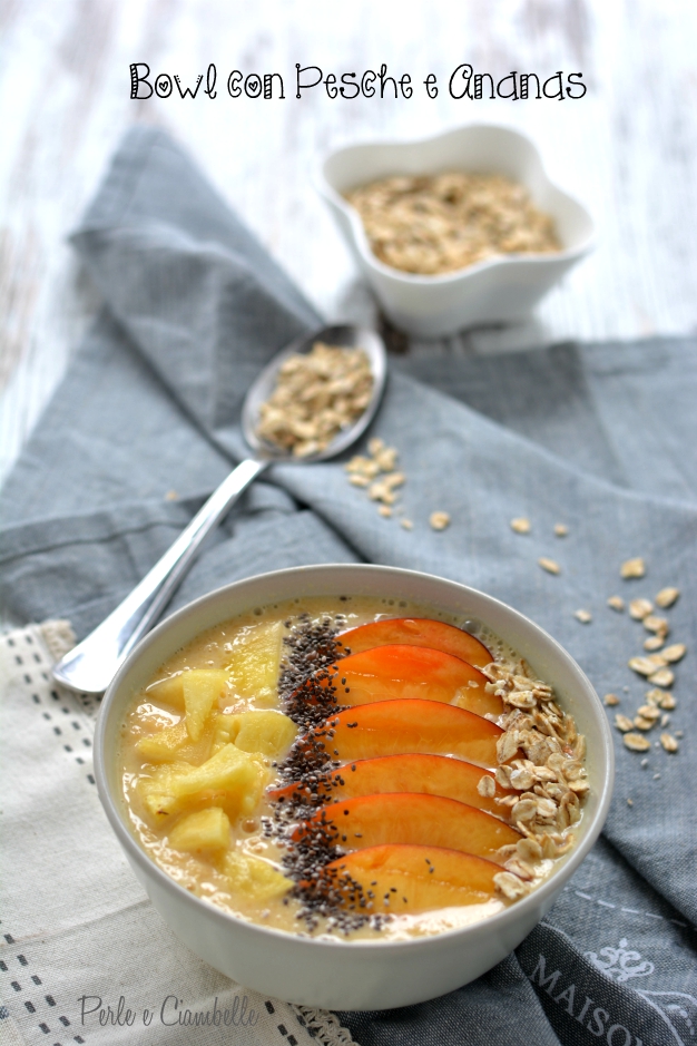 BOWL CON PESCHE E ANANAS 